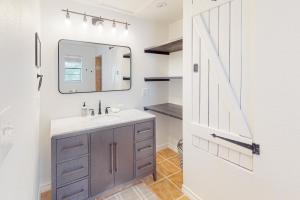 Woodland Hills Retreat