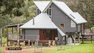 Baraga Sanctuary holiday house, Bermagui Barragga Bay Linen & Wifi Provided