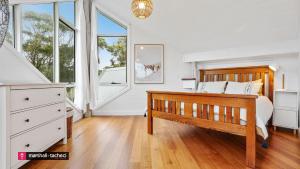 Baraga Sanctuary holiday house, Bermagui Barragga Bay Linen & Wifi Provided