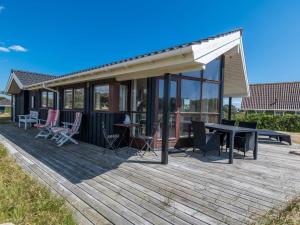 6 person holiday home in Fanø-By Traum