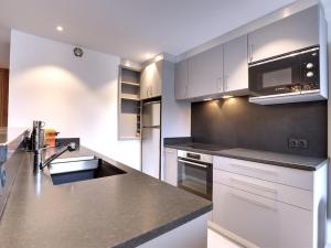 Appartement rénové 88m2 au centre de Courchevel 1850 - 8 pers, parking, balcon, WIFI - FR-1-631-146