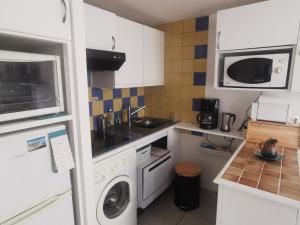 Maisons de vacances Pavillon lumineux avec terrasse a 500m de la plage, parking securise, 6 couchages - FR-1-732-52 : photos des chambres