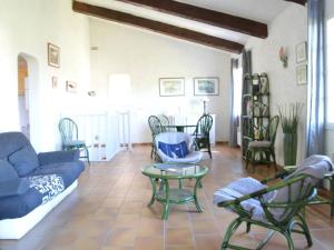 Maisons de vacances Maison Cavalaire-sur-Mer, 5 pieces, 10 personnes - FR-1-226B-158 : photos des chambres