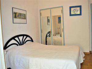 Maisons de vacances Maison Cavalaire-sur-Mer, 5 pieces, 10 personnes - FR-1-226B-158 : photos des chambres