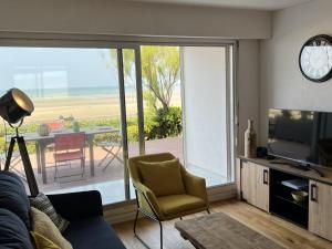 Appartement 2P, Rez-de-jardin, Accès Plage, Animaux OK, Parking, Internet Inclus - FR-1-487-355