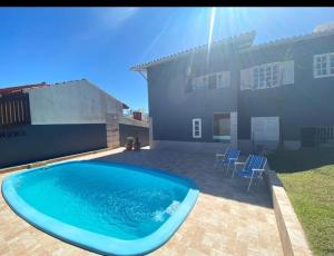 Casa 5 quartos nos ingleses 400 metros do mar