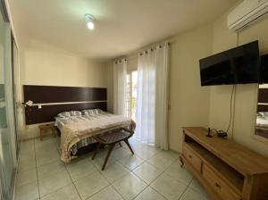 Casa 5 quartos nos ingleses 400 metros do mar