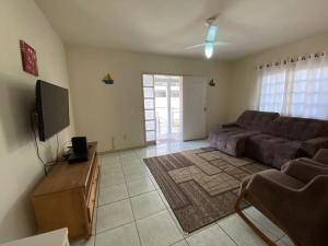 Casa 5 quartos nos ingleses 400 metros do mar