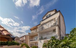 Gorgeous Apartment In Novi Vinodolski