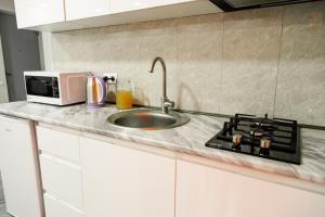 Apartment "B" with a separate bedroom