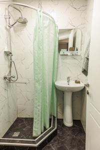 Apartment "B" with a separate bedroom