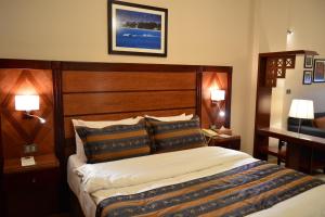 Comfort Hotel Suites