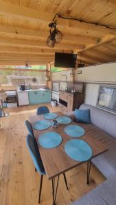 Каравана Тиана