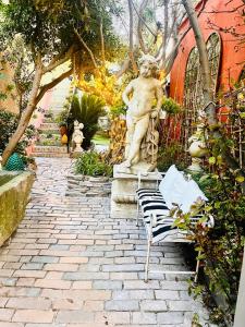 Sejours chez l'habitant Lou Pitchoun Luxe et serenite au coeur de Saint-Tropez Suites spacieuses avec jardin enchanteur pour 4 adultes et 1 enfant : photos des chambres