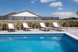 Holiday house JEWEL with private pool 