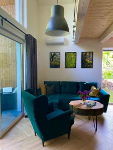 Idylla nad stawem- domek na Kaszubach