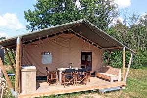 Tentes de luxe Le Lodge de la Chouette : photos des chambres