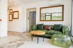 Deluxe Double Room with Balcony and Sea View room in JI HOTEL