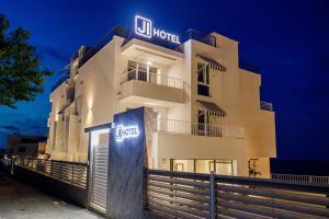Apartment with Sea View room in JI HOTEL