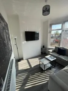 Kings Road Town House serviced accommodation - Grangetown