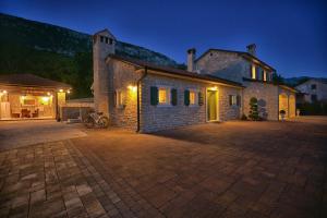 Holiday Home Villa Skavre