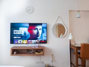 Bright & Cozy Studio Condo in Commonwealth, UP Diliman