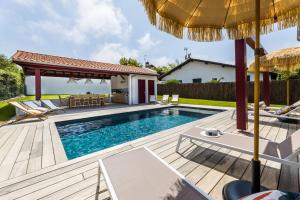 Villas BIXENTE ENIA KEYWEEK Villa family pool : photos des chambres