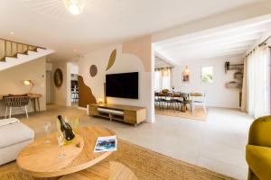 Villas BIXENTE ENIA KEYWEEK Villa family pool : photos des chambres