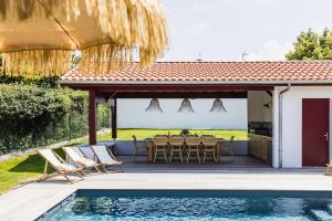 Villas BIXENTE ENIA KEYWEEK Villa family pool : photos des chambres