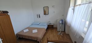 Simple beachfront rooms Bego