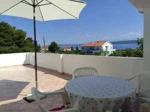 Cosy apartments 100 m from the beach - Dobropoljana