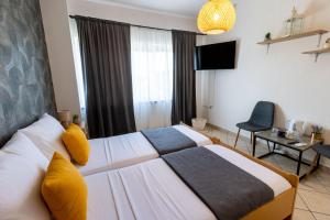 DELUXE ROOMS BURE