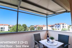 Sunshine Apartments Funtana with balcony and sea view