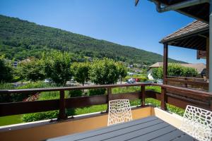 Maisons de vacances La residence du lac : Appartement