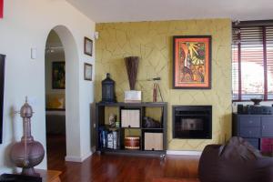 Villa con piscina climatizada y vistas al mar