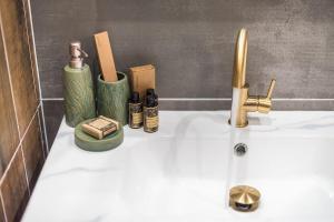 Rest sleep repeat by museum in a modern Victorian way