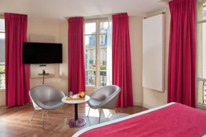 Hotels Hotel de Sevigne : photos des chambres