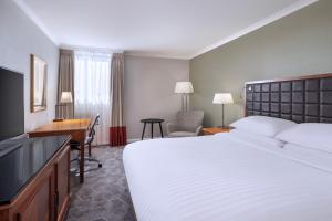 Deluxe Double Room room in Edinburgh Marriott Hotel