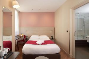 Hotels Hotel de Sevigne : photos des chambres