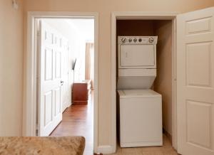8000TW Unit 4406 - Tuscana Resort condo