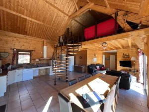 Chalets chalet l'echappee belle : photos des chambres