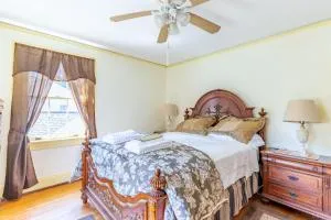 Home Sweet Home, Suite #2, near Liberty University, and Lynchburg Hospital, Deluxe Queen Size Bedroom - 列克星敦