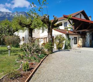 Les Tilleuls de Chapareillan Chambres dhôtes