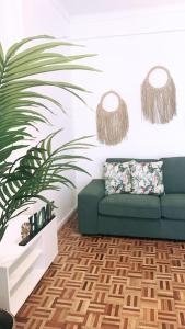 Apt 20 min from downtown train