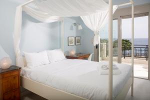 Seaside Home Crete - Dream Oceanfront Getaway