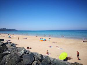 Maisons de vacances A 2mn de la plage, maison avec grand terrain clos : photos des chambres