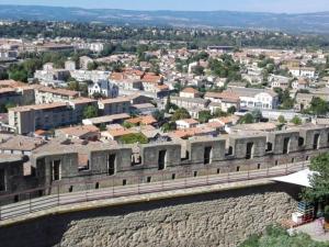 Appartements Le cocon de Marie,piscine, balcon, parking gratuit, baignoire : photos des chambres