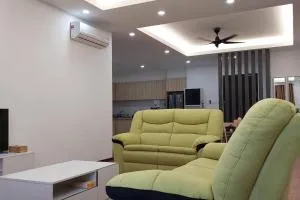 Miri Sunsky Condo Homestay 3 Rooms & 6 Guest - Kampong Bakam