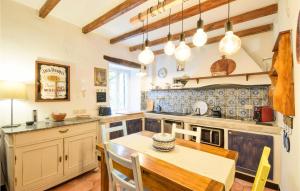 3 Bedroom Gorgeous Home In Uscio