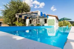 Little Artemis Cozy Cottage - Fréngaina